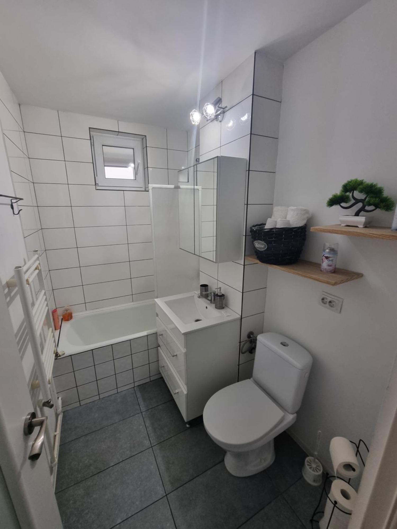 Feel Like Home 2 Piatra Neamţ Екстериор снимка